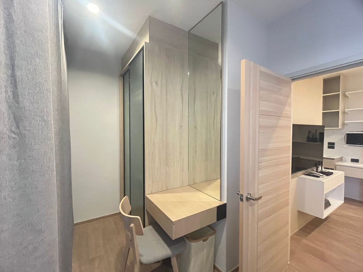 For RentPathum Thani,Rangsit, Thammasat : 𝐂𝐎𝐌𝐌𝐎𝐍 𝐓𝐔 Empty room for rent Quality social condo Attached to Thammasat Rangsit fence