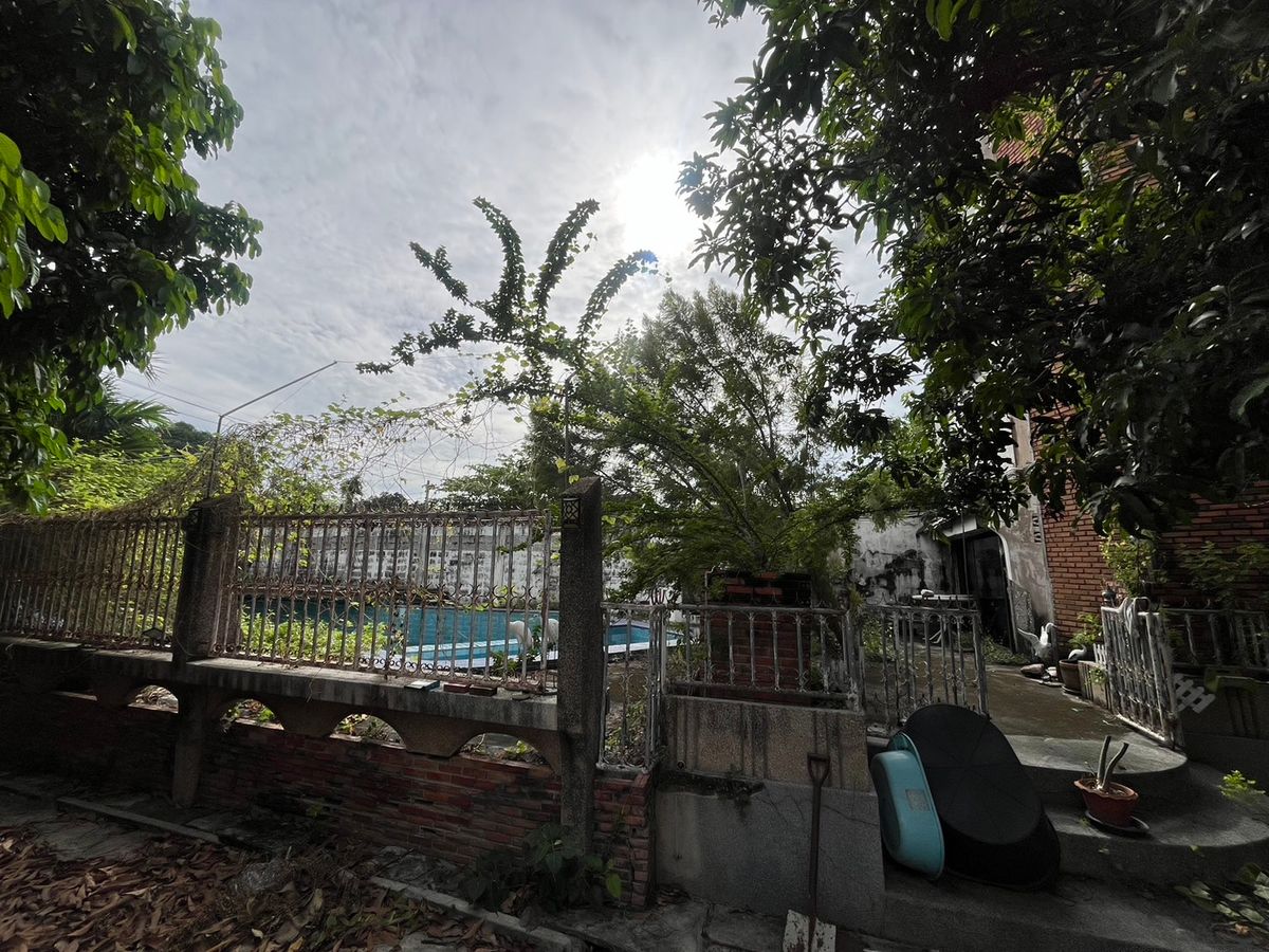 ให้เช่าบ้านลาดพร้าว เซ็นทรัลลาดพร้าว : ให้เช่าบ้านเก่าทรงยุโรป ที่ดินแปลงใหญ่ ลาดพร้าว 41 แยก 2 พร้อมสวนและสระว่ายน้ำ | เหมาะทำโฮมออฟฟิศ คาเฟ่ สตูดิโอ หรืออยู่อาศัย | สัญญาขั้นต่ำ 3 ปี  📍 บ้านให้เช่าใจกลางลาดพร้าว – โชคชัย 4 – รัชดาภิเษก ทรัพย์ Rare Item ที่หาไม่ได้อีกแล้ว! 