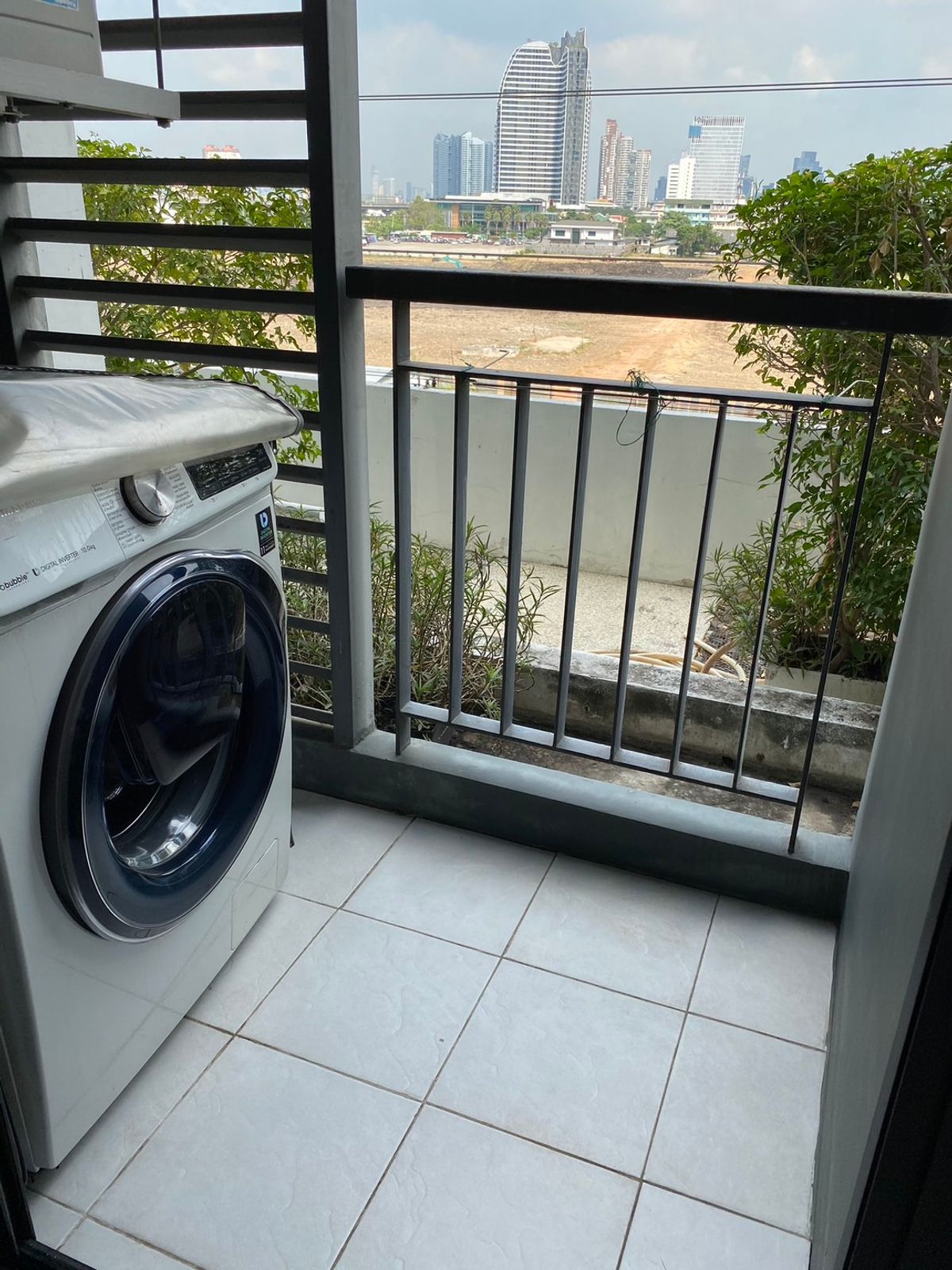 For RentCondoBangna, Bearing, Lasalle : Beautiful room, corner room, beautiful garden, 2 bedrooms, 1 room, Knightbridge Bearing Sukhumvit 107