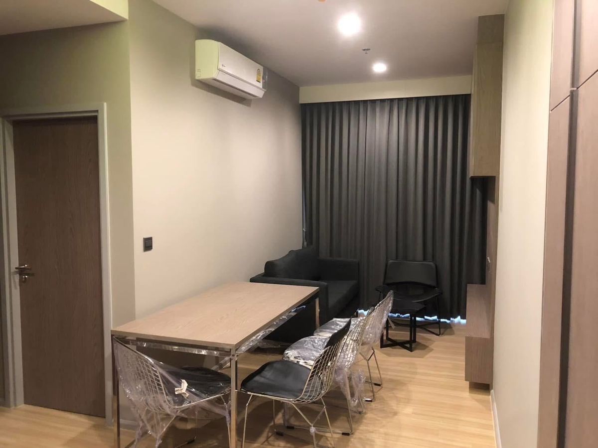 For RentCondoSapankwai,Jatujak : urgent!!!!!! Condo for rent. M Jatujak (M Chatuchak) has a real room.
