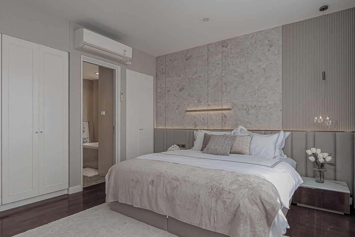 CondoSukhumvit, Asoke, Thonglor : ✨🐾 Pet-Friendly! Rare Find! Sell/rent! Hampton Thonglor 10 - 3, the largest bedroom! ✨