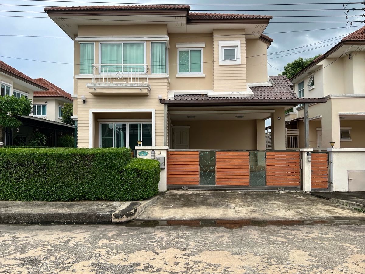 For SaleHousePathum Thani,Rangsit, Thammasat : Selling a house on the Maine road, no need to enter the alley. With urgent furniture