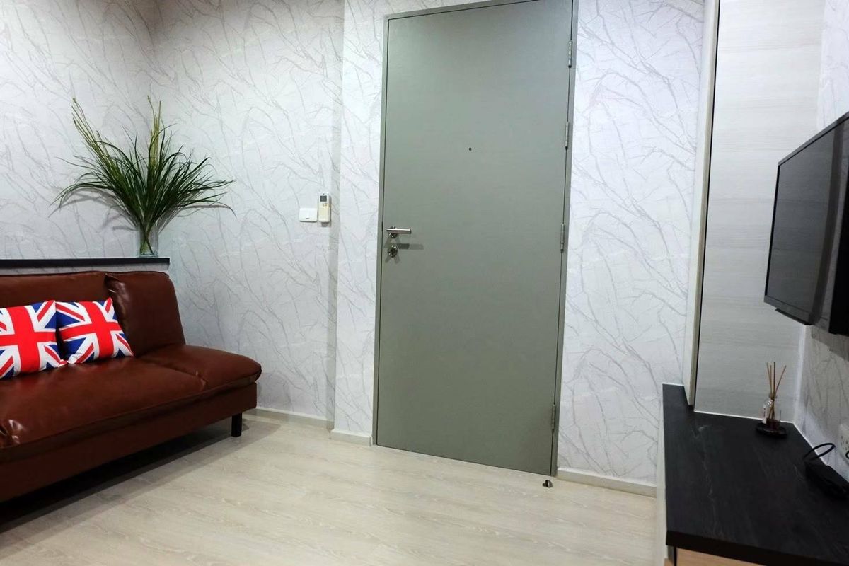 ขายคอนโดรัชดา ห้วยขวาง : Life รัชดาภิเษก คอนโดพร้อมอยู่ ใกล้ MRT ห้วยขวาง อาคาร A, ชั้นสูง  1-Bed 31.57ตร.ม. วิวหันไปทาง เซ็นทรัลพระราม 9, ระเบียงทิศใต้ ขาย 3.69 ลบ.*