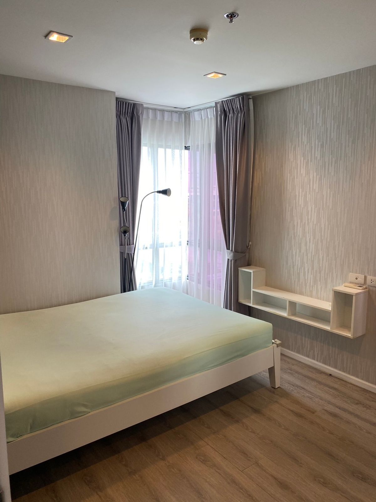 For RentCondoBangna, Bearing, Lasalle : Beautiful room, corner room, beautiful garden, 2 bedrooms, 1 room, Knightbridge Bearing Sukhumvit 107