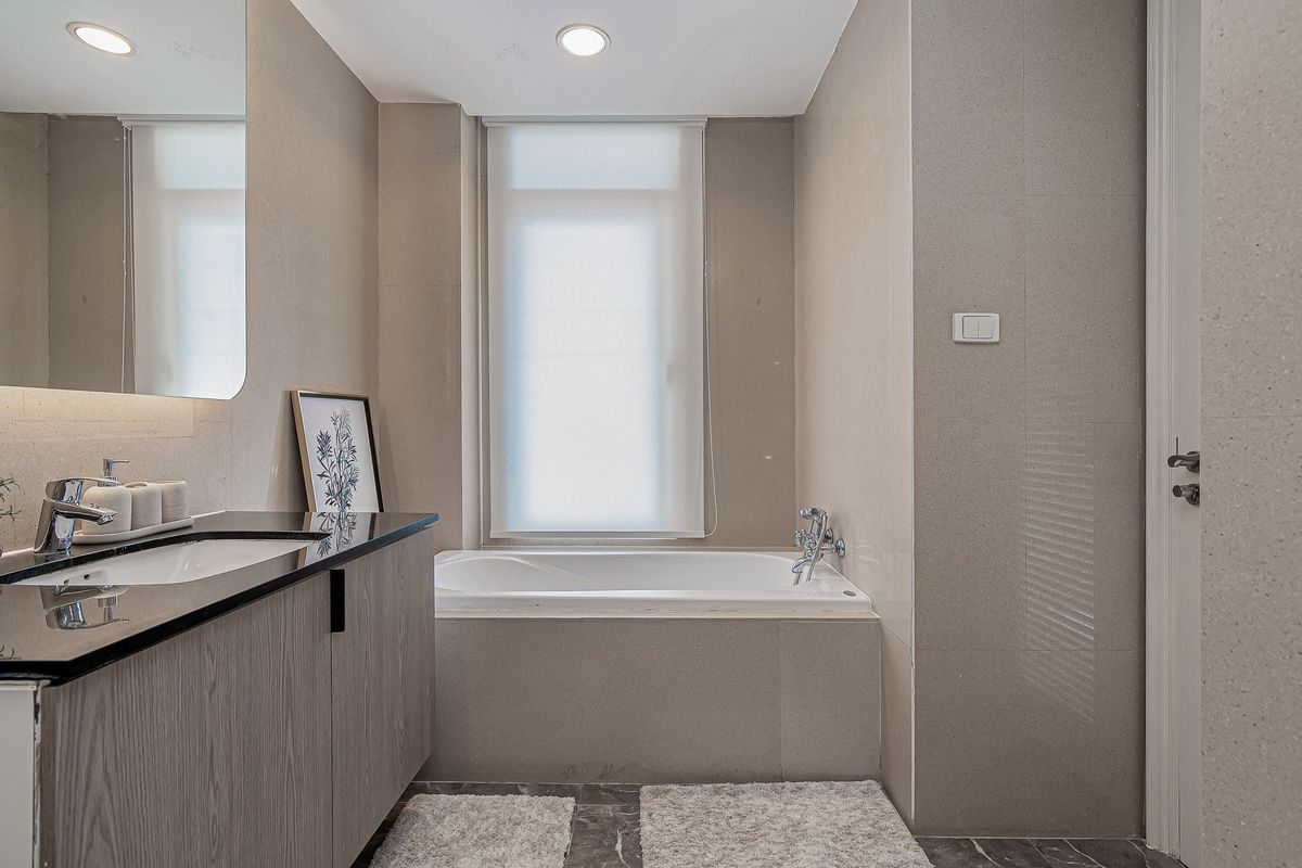 CondoSukhumvit, Asoke, Thonglor : ✨🐾 Pet-Friendly! Rare Find! Sell/rent! Hampton Thonglor 10 - 3, the largest bedroom! ✨