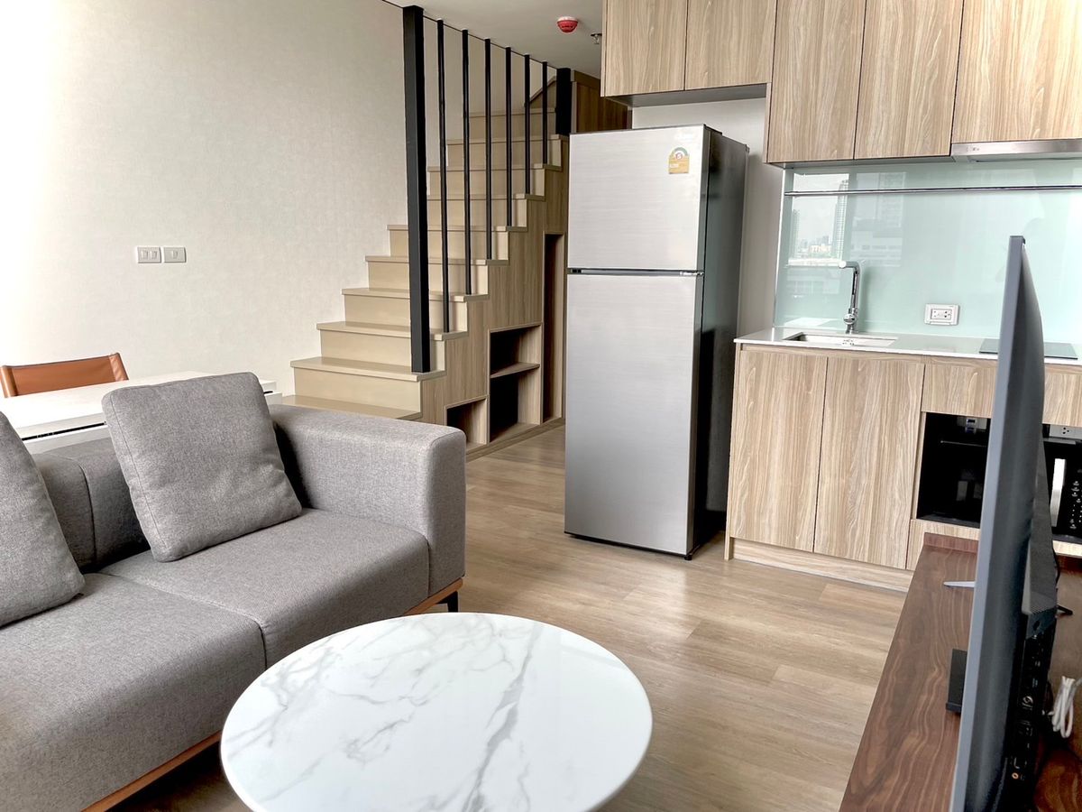 ให้เช่าคอนโดอ่อนนุช อุดมสุข : ให้เช่า! Duplex เพดานสูง 1 ห้องนอน ติด BTS @ Siamese สุขุมวิท 87