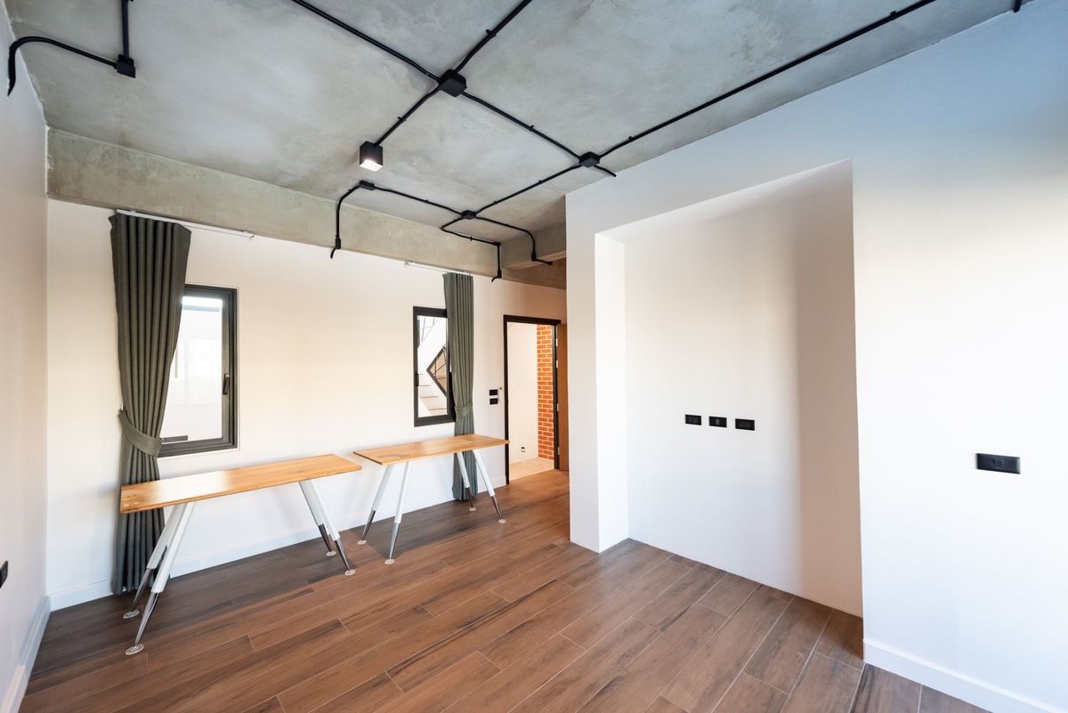 ขายโฮมออฟฟิศสุขุมวิท อโศก ทองหล่อ : 💥 โฮมออฟฟิศหรู 5.5 ชั้น รีโนเวทใหม่ พร้อมเฟอร์นิเจอร์ เครื่องใช้ไฟฟ้าครบทุกห้อง เหมาะทั้งอยู่อาศัยและทำออฟฟิศ ใกล้ BTS แบริ่ง & สำโรง