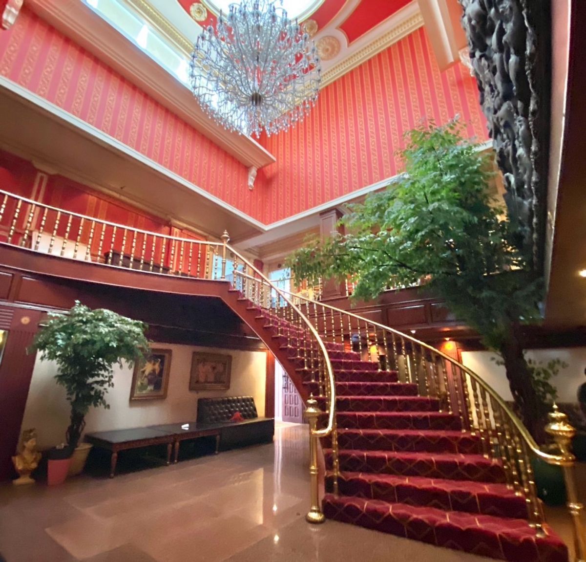 For RentRetail SpaceSukhumvit, Asoke, Thonglor : Rental Lounge, Thonglor entertainment, Sukhumvit 55, 4th floor, 2,000 square meters, 12 parking spaces with Private Room, KTV, Karaoke, Party and others.