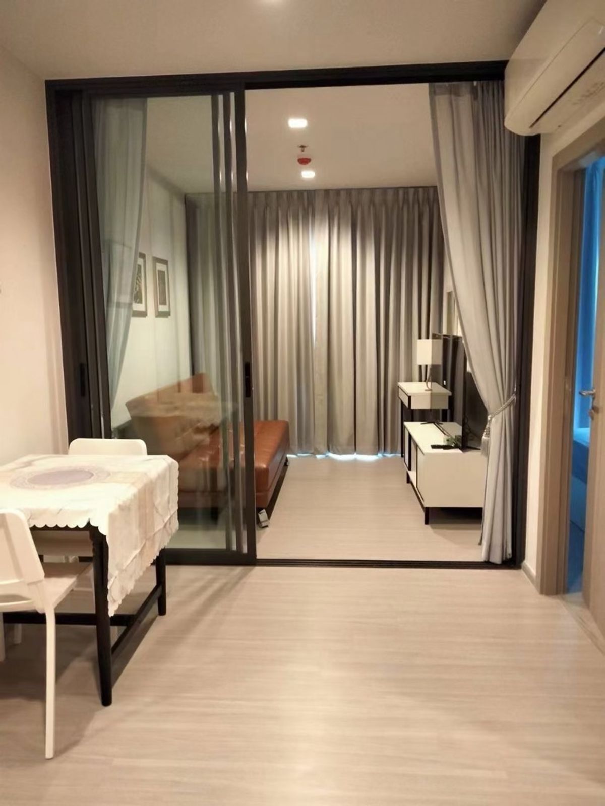 ให้เช่าคอนโดพระราม 9 เพชรบุรีตัดใหม่ RCA : for rent 1 bed plus Life Asoke Rama 9 
 near MRT Rama 9 