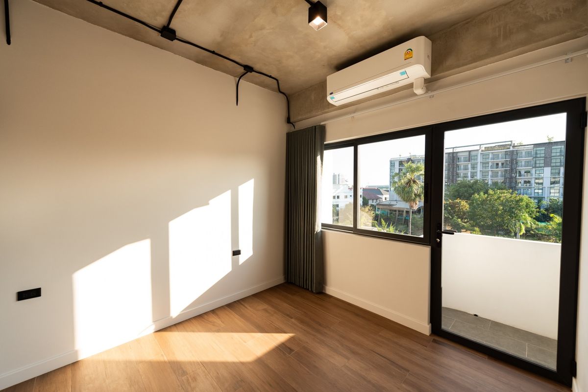 ขายโฮมออฟฟิศสุขุมวิท อโศก ทองหล่อ : 💥 โฮมออฟฟิศหรู 5.5 ชั้น รีโนเวทใหม่ พร้อมเฟอร์นิเจอร์ เครื่องใช้ไฟฟ้าครบทุกห้อง เหมาะทั้งอยู่อาศัยและทำออฟฟิศ ใกล้ BTS แบริ่ง & สำโรง