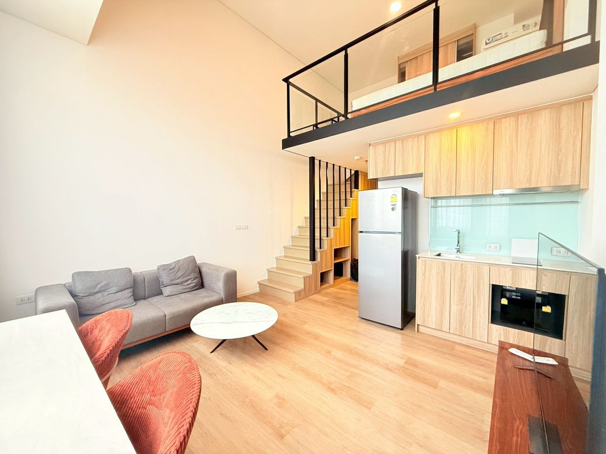 ให้เช่าคอนโดอ่อนนุช อุดมสุข : ให้เช่า! Duplex เพดานสูง 1 ห้องนอน ติด BTS @ Siamese สุขุมวิท 87