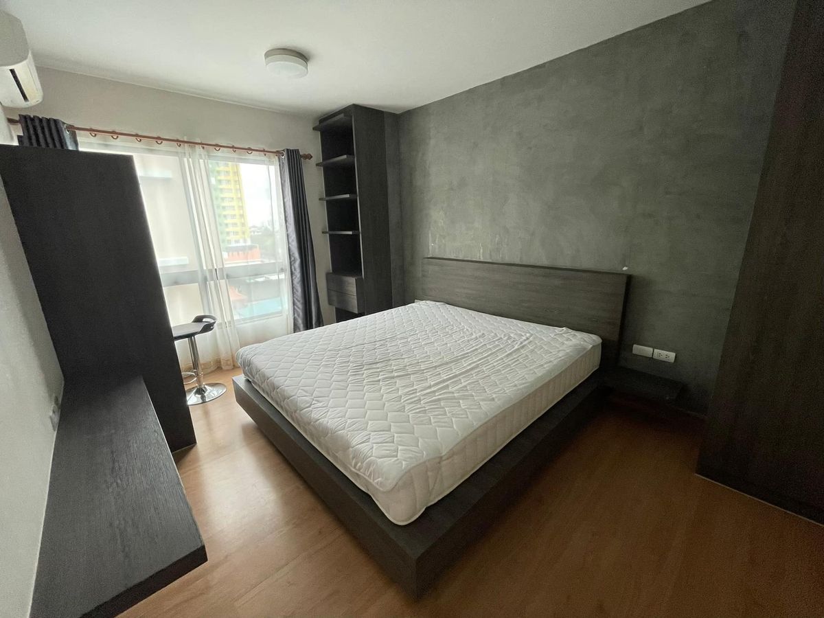 For SaleCondoKasetsart, Ratchayothin : The north is a large corner room. Very good price !!