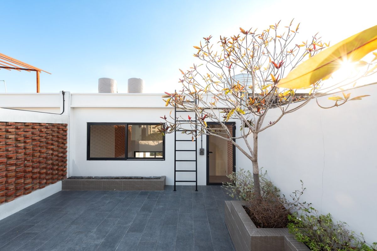 For RentHome OfficeSukhumvit, Asoke, Thonglor : 💥 Luxury 5.5-Storey Home Office, Fully Renovated with Furniture & Appliances – Ideal for Living and Working, Near BTS Bearing & Samrong