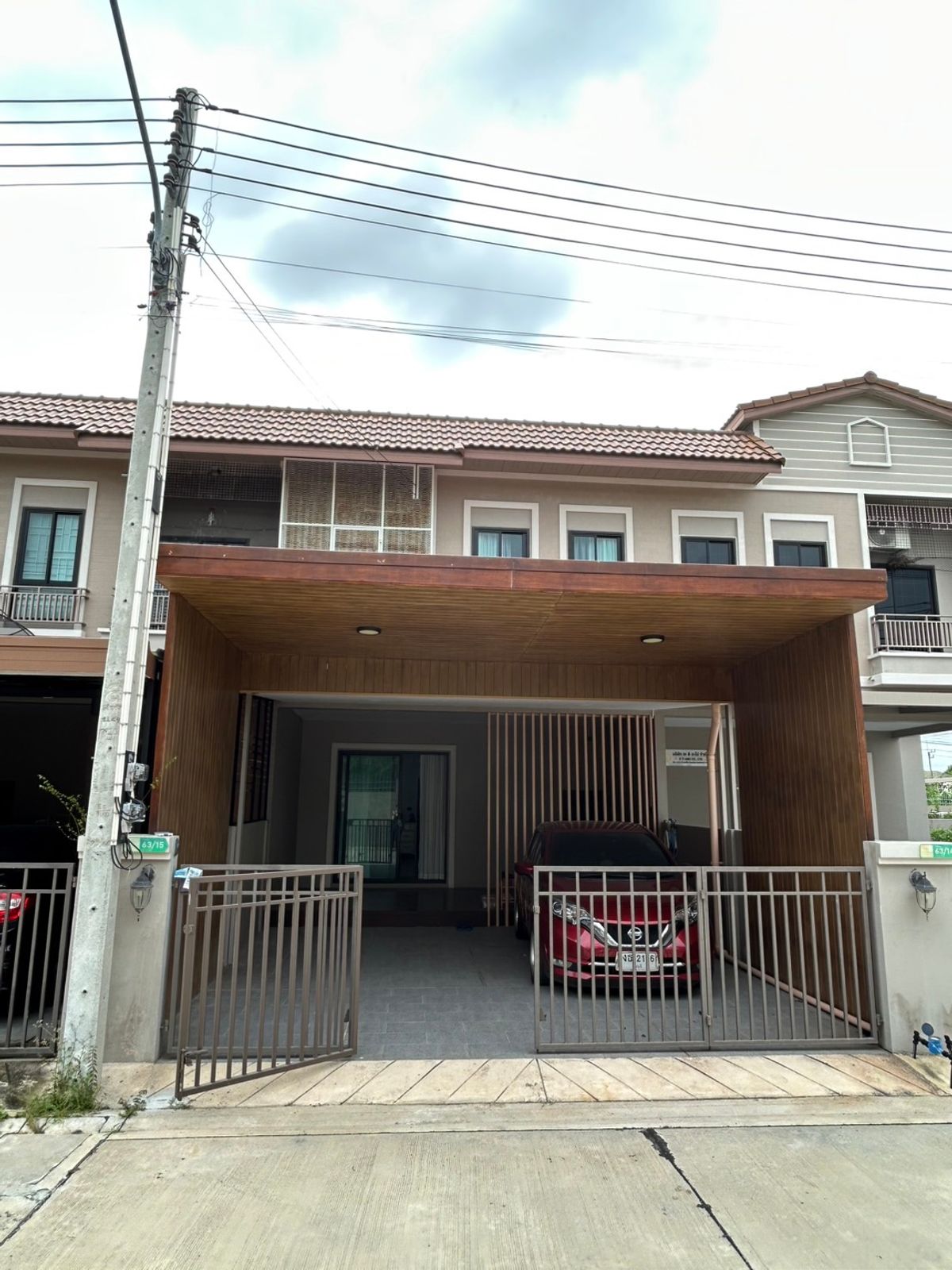 For SaleTownhomePattaya, Bangsaen, Chonburi : Modern 2-Storey English-Style Townhome at Maneerin The Cottage Angsila | 24.3 Sq.w. | Fully Furnished | Private | Near Sukhumvit-Bangsaen