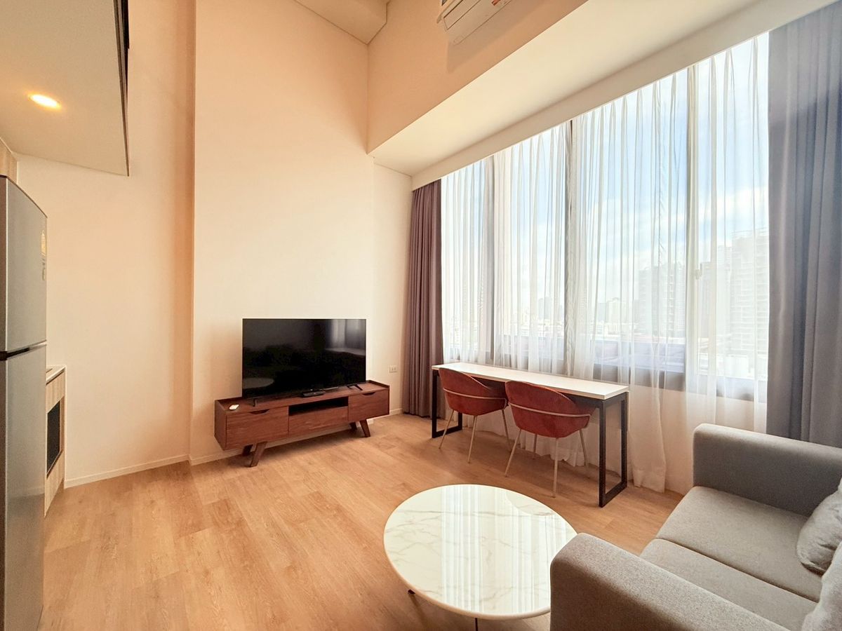 ให้เช่าคอนโดอ่อนนุช อุดมสุข : ให้เช่า! Duplex เพดานสูง 1 ห้องนอน ติด BTS @ Siamese สุขุมวิท 87