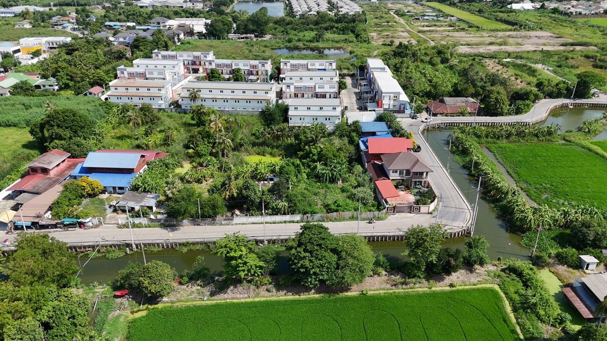 ขายที่ดินนนทบุรี บางใหญ่ บางบัวทอง : ขายที่ดิน 3 ไร่ 1 งาน ติดถนนเลียบคลองบางไผ่ ใกล้วัดลาดปลาดุก