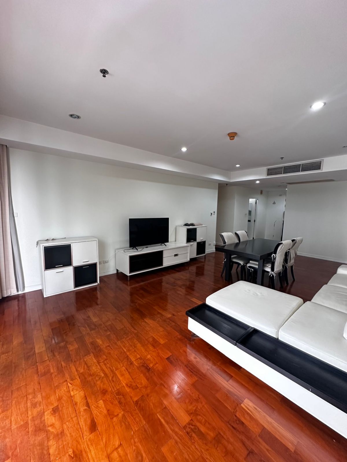 For SaleCondoSukhumvit, Asoke, Thonglor : 🏢 Baan Siri 24 🌟 Foreigner Quota, the best price in the market! Just 19.9 million. [YJS250701]