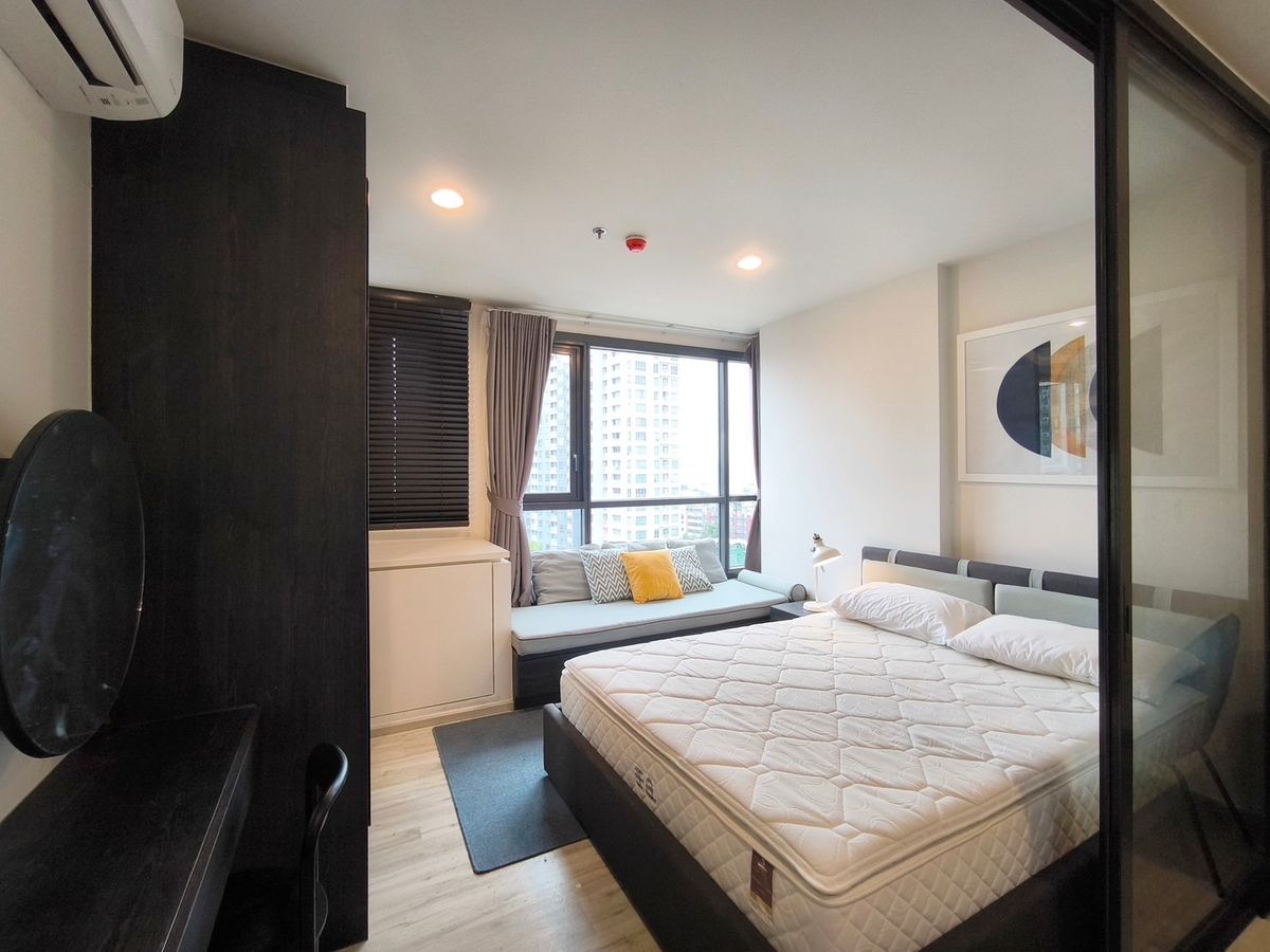 For RentCondoRatchadapisek, Huaikwang, Suttisan : ⭐ Rent a good quality condo Complete items at a price that is worthwhile. MRT location is convenient to travel at XT Huai Khwang / near MRT Huai Khwang (with shuttle)