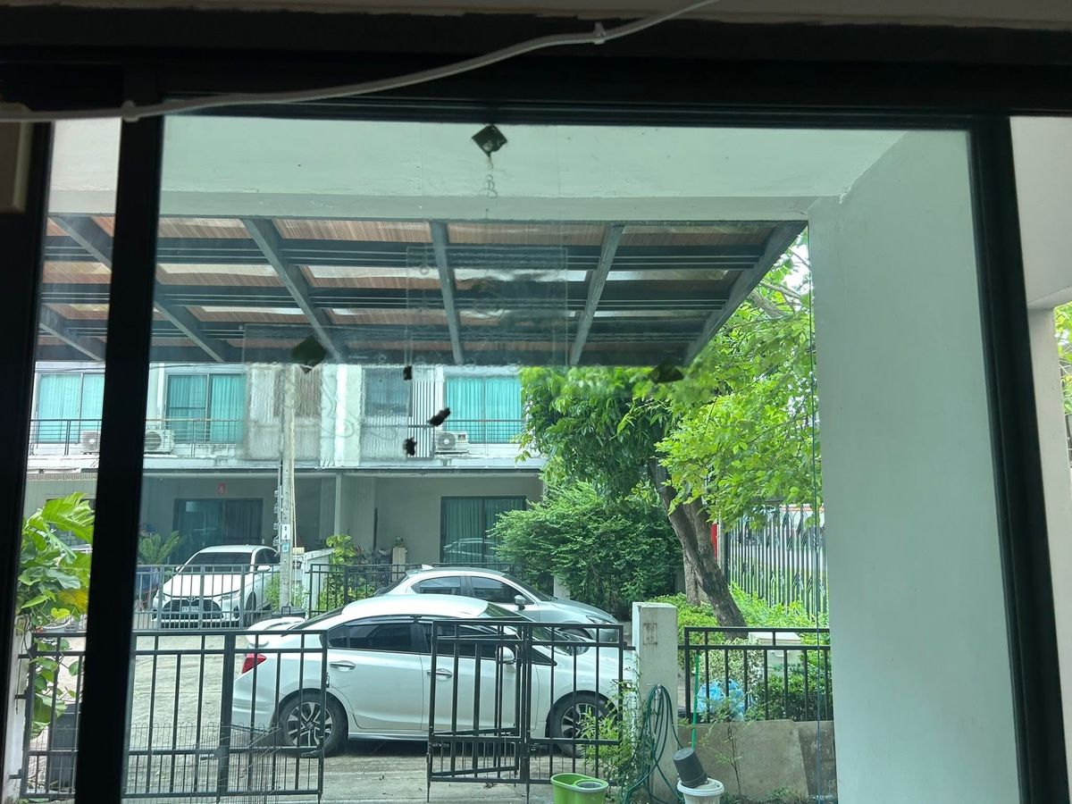 For RentTownhomeMin Buri, Romklao : Rent a townhome, The Metro Ramkhamhaeng Village, near Airport Link, Ban Thap Chang