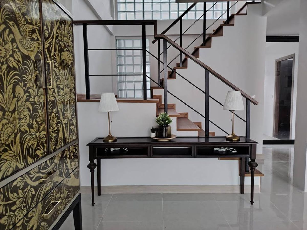 ทาวน์โฮมสุขุมวิท อโศก ทองหล่อ : ✨🏡 รีโนเวทใหม่ทั้งหลัง! ทาวน์โฮม 3 ชั้น ใจกลาง เอกมัย 22 - สวยจบพร้อมเข้าอยู่! ✨