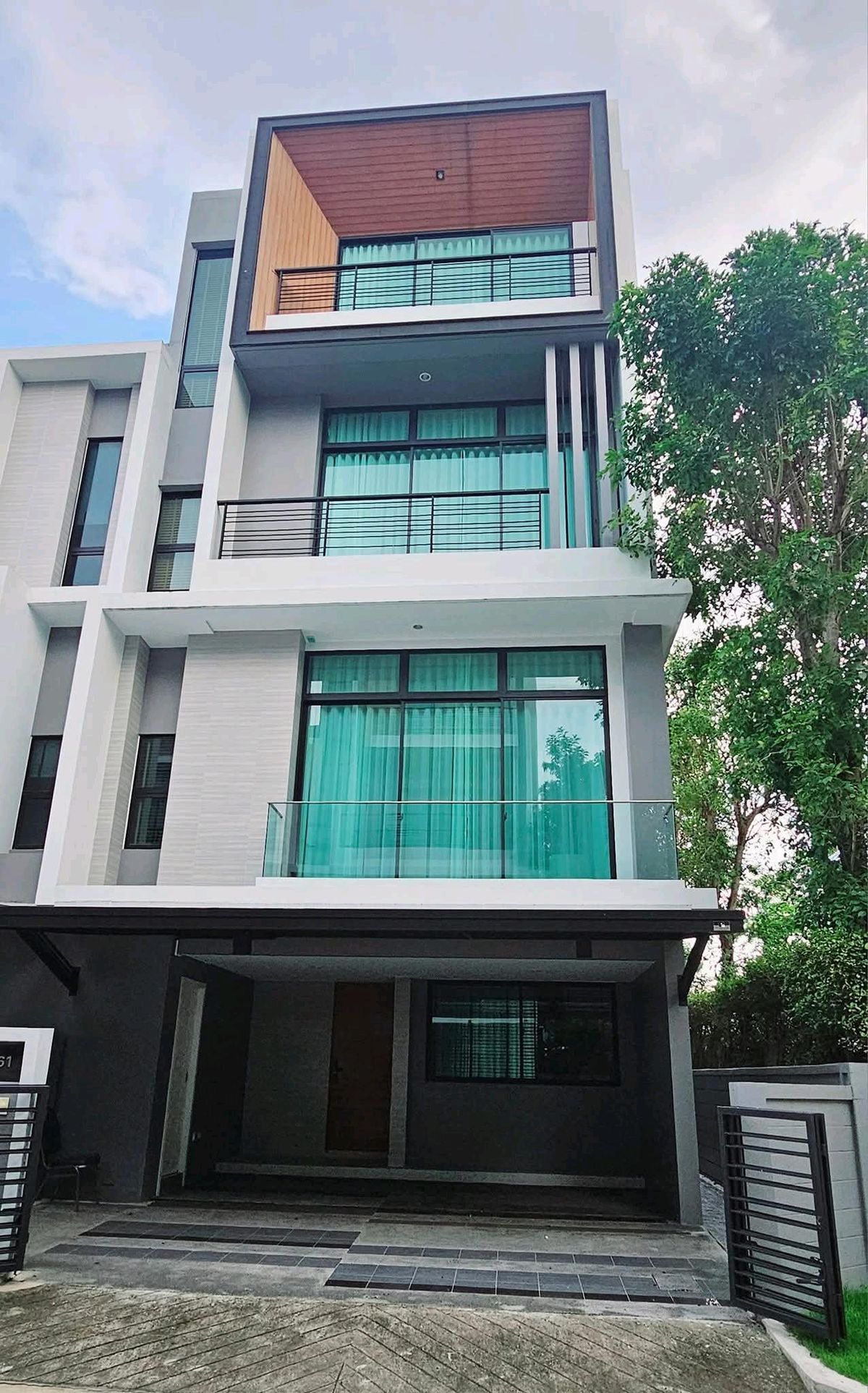 ให้เช่าทาวน์โฮมพัฒนาการ ศรีนครินทร์ : For rent Nirvana Define Srinakarin - Rama 9