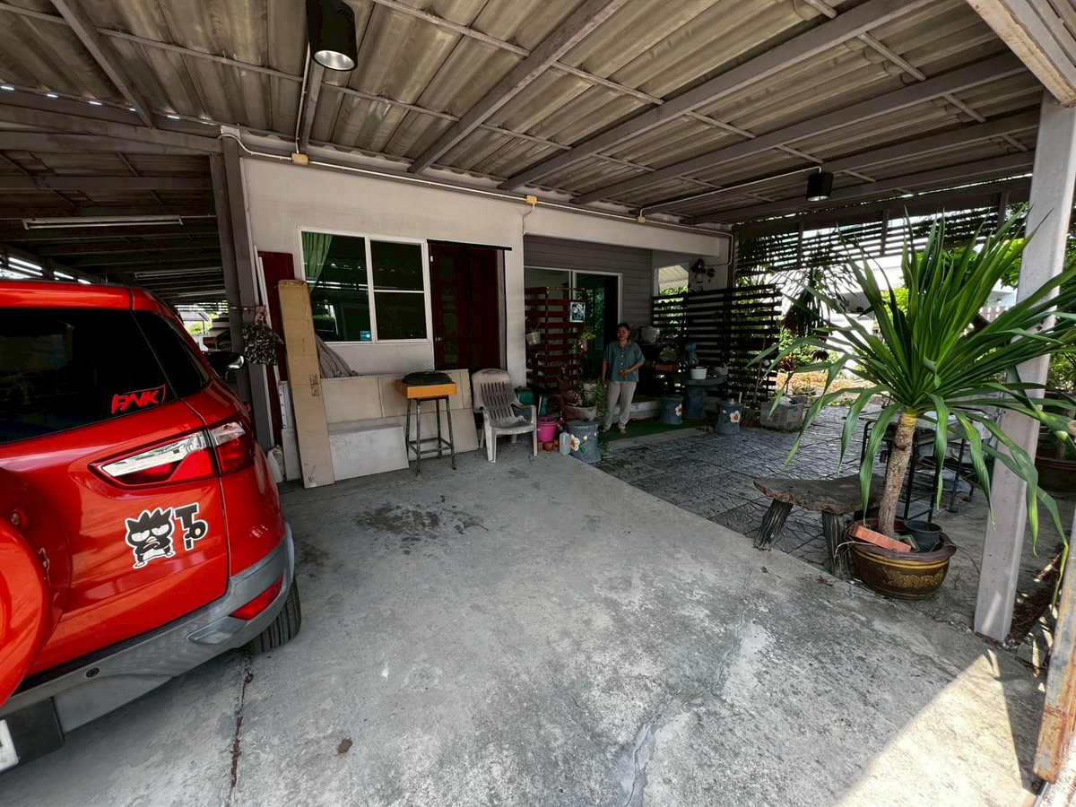 For RentHouseNonthaburi, Bang Yai, Bangbuathong : 3bedroom house at Khlong Thanon area, good common areas, good security, near Bang Mae Nang Municipality.