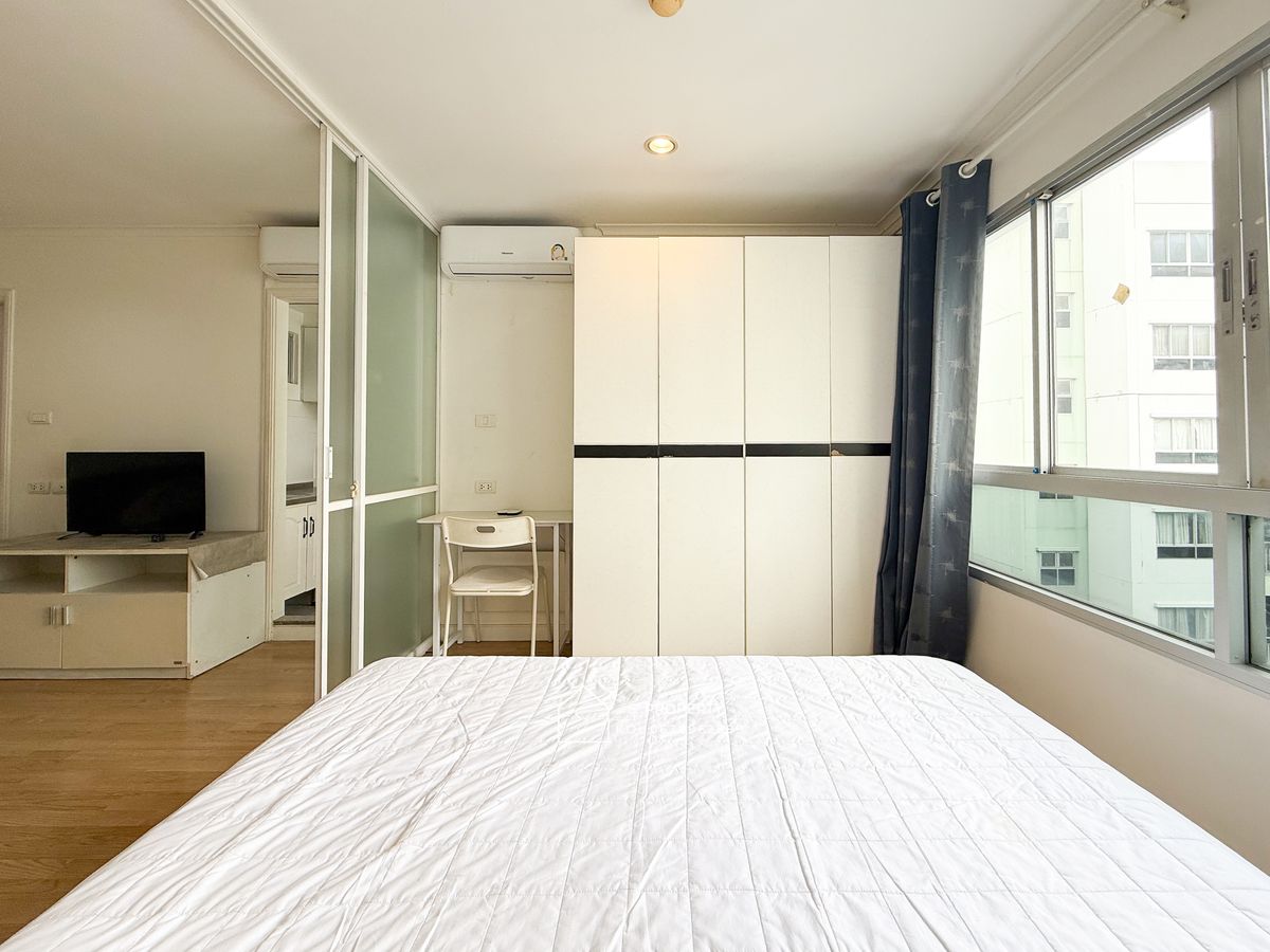For RentCondoBang Sue, Wong Sawang, Tao Pun : Lumpini Ville Prachaacheun-Pongphet Condo for Rent, Pong Phet Intersection, Special price With furniture and electrical appliances