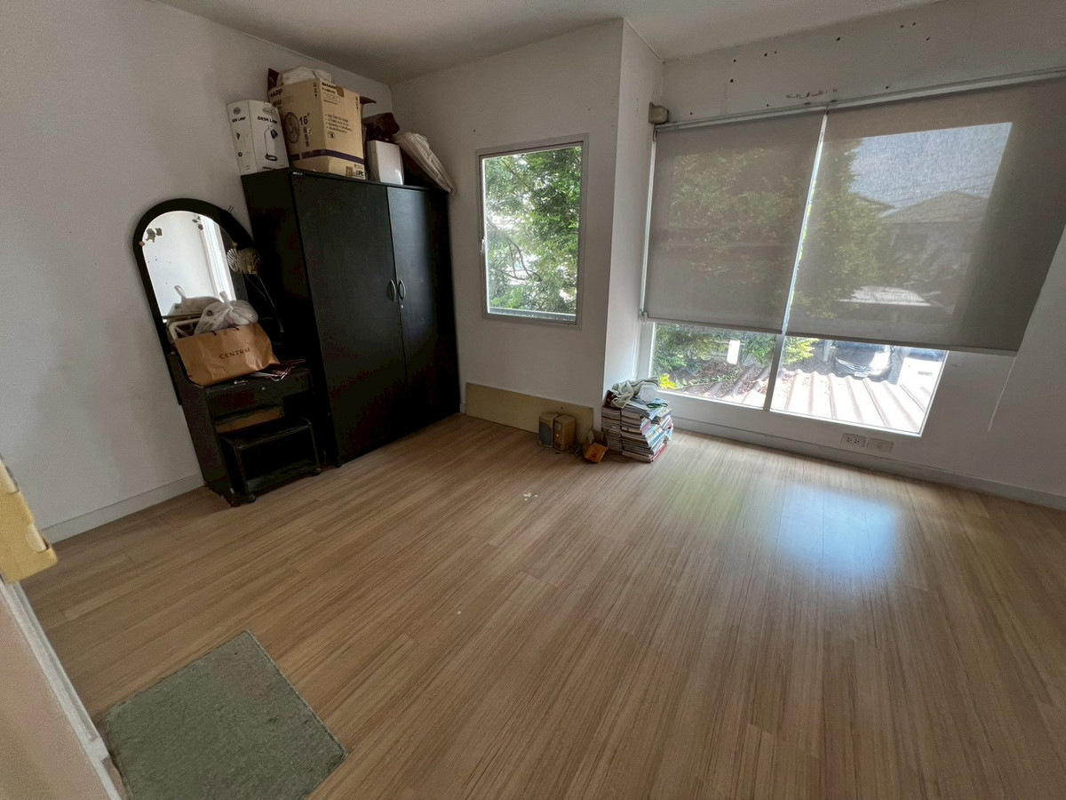 For RentHouseNonthaburi, Bang Yai, Bangbuathong : 3bedroom house at Khlong Thanon area, good common areas, good security, near Bang Mae Nang Municipality.