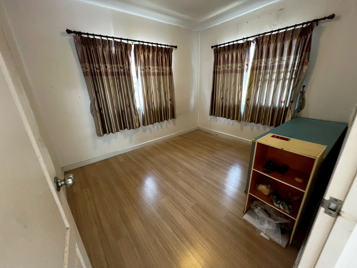 For RentHouseNonthaburi, Bang Yai, Bangbuathong : 3bedroom house at Khlong Thanon area, good common areas, good security, near Bang Mae Nang Municipality.