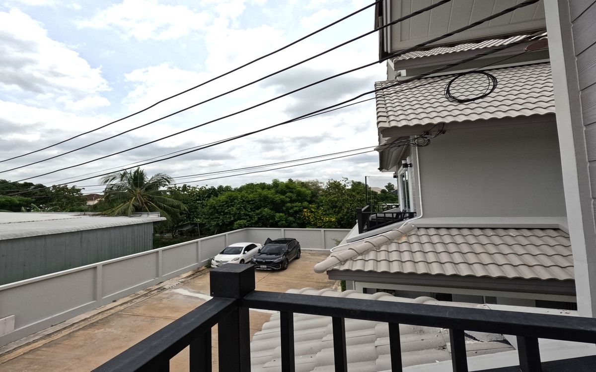 For SaleHousePinklao, Charansanitwong : 🔥 For sale or rent, detached house, Im Amphon Village 2, Ratchaphruek, 3 floors, corner house, 66.1 sq m.