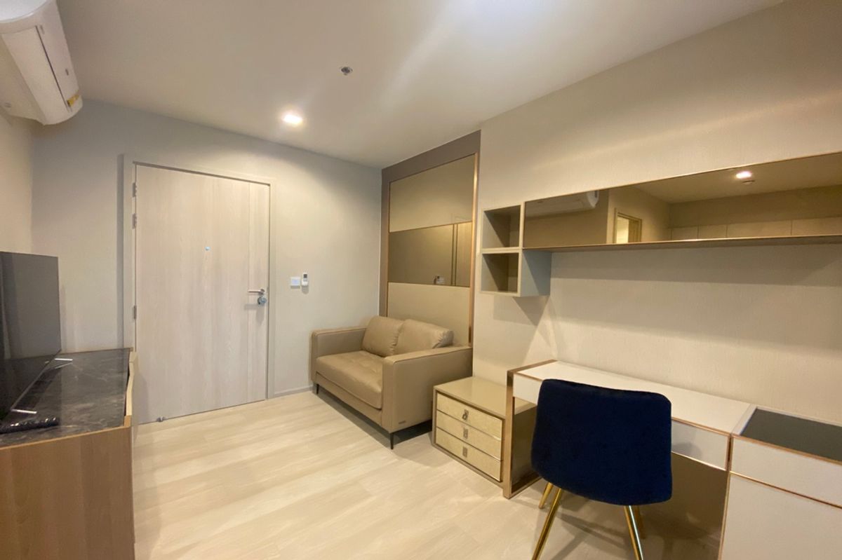 For RentCondoWitthayu, Chidlom, Langsuan, Ploenchit : ✨ Stylish High Floor Condo for Rent at Life One Wireless – Just 22,000 THB! ✨