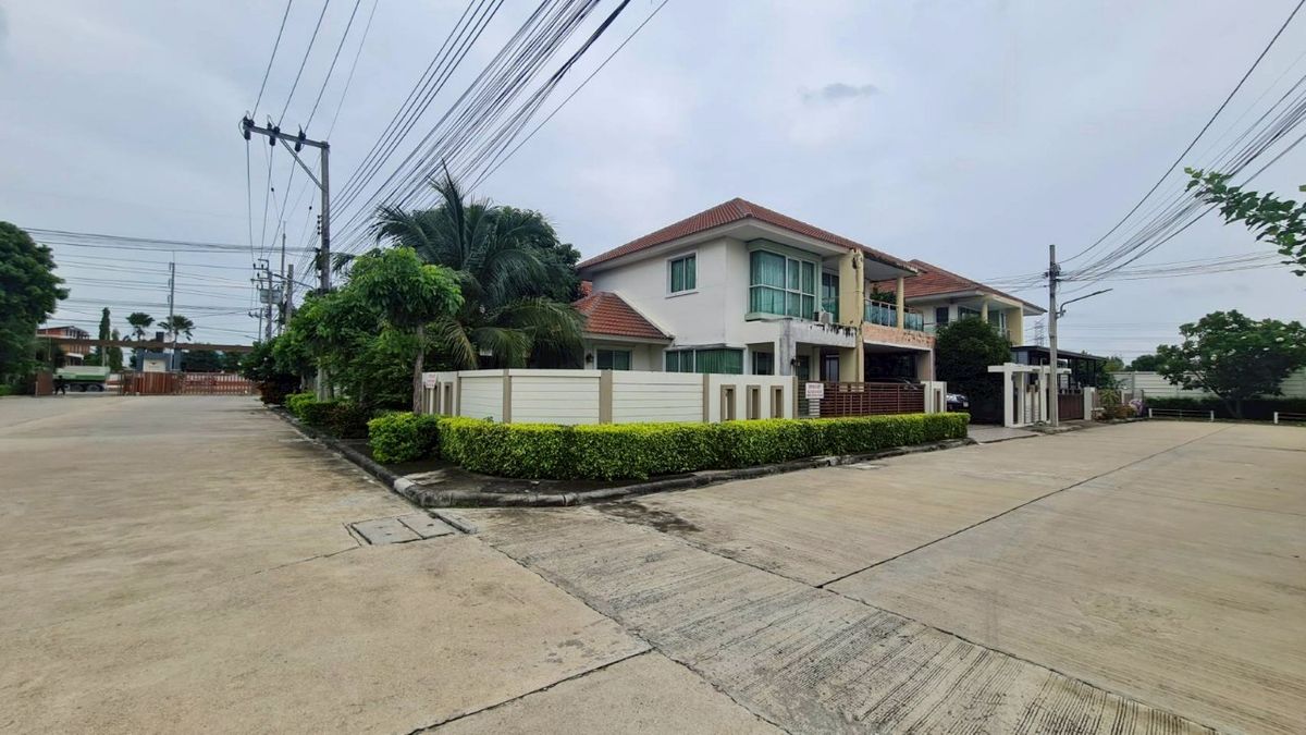 ขายบ้านนนทบุรี บางใหญ่ บางบัวทอง : ชวนชมปาร์ค 2  ไทรน้อย-ชัยพฤกษ์  79.2 ตรว หลังมุม  #บ้านหลังใหญ่ ต่ำกว่า 5.0 ลบ#  เนื้อที่สนามหญ้ากว้างมาก สิ่งแวดล้อมดี น่าอยู่ บรรยากาศดีมาก 