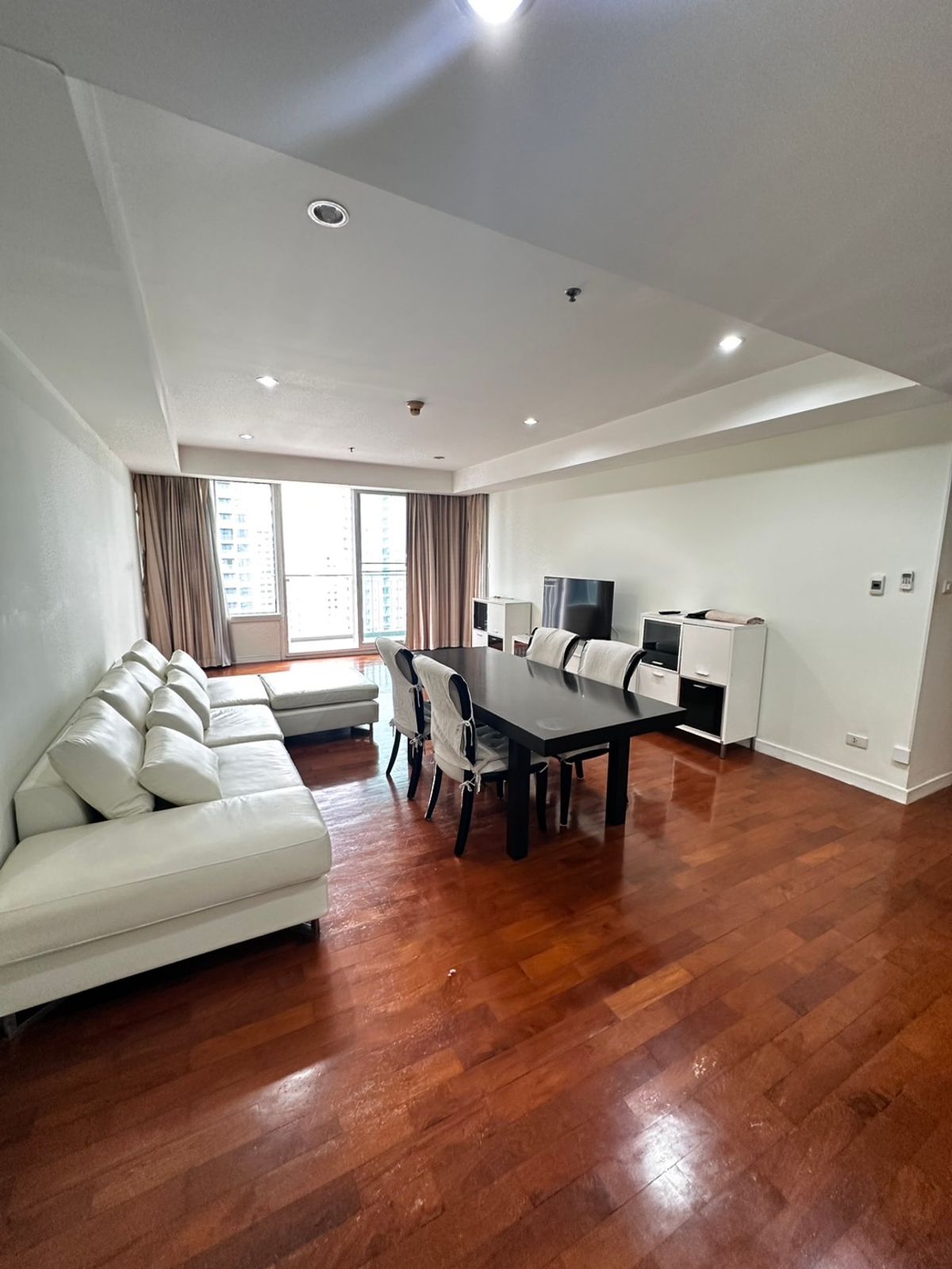 For SaleCondoSukhumvit, Asoke, Thonglor : 🏢 Baan Siri 24 🌟 Foreigner Quota, the best price in the market! Just 19.9 million. [YJS250701]