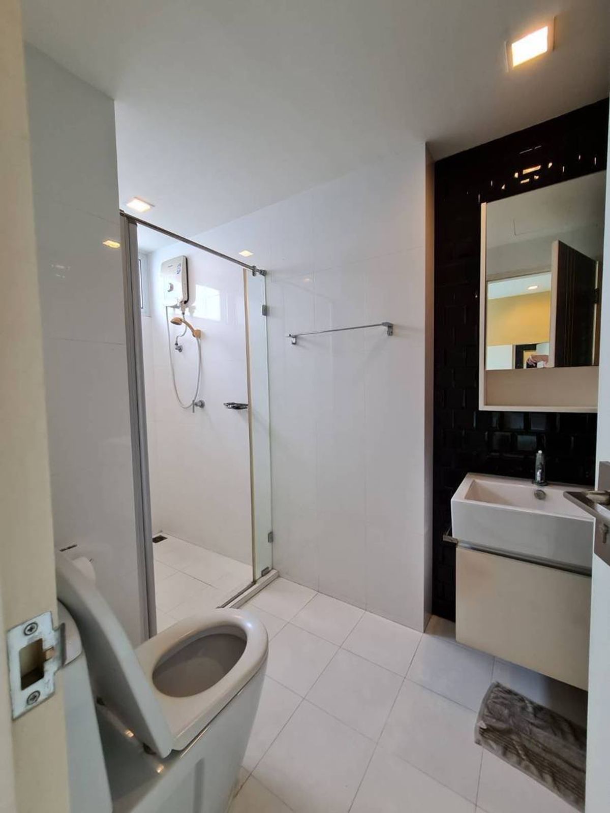 ขายคอนโดอ่อนนุช อุดมสุข : Condo for Sale: The Room Sukhumvit 64