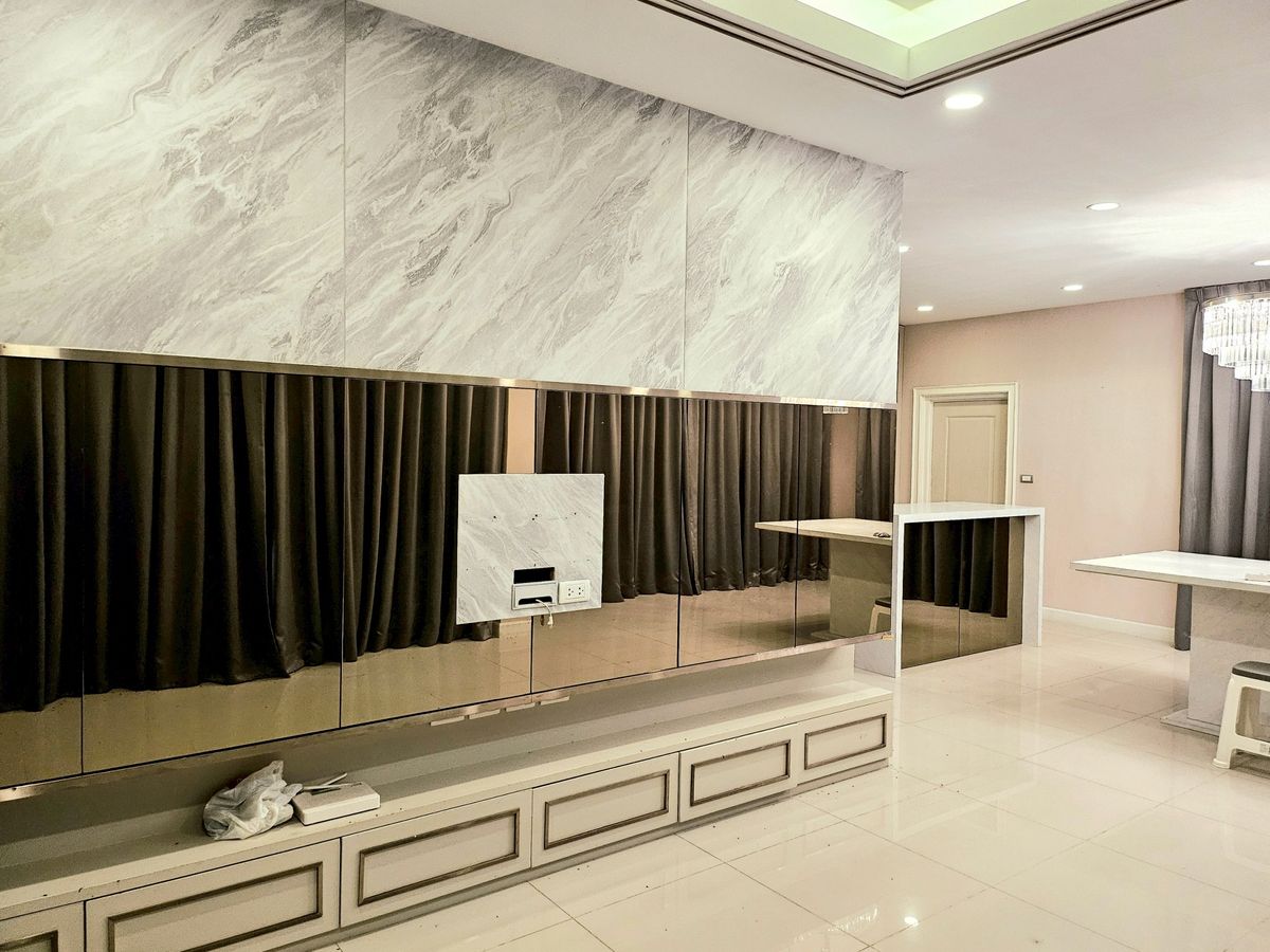 For RentHouseChaengwatana, Muangthong : single house near SISB International School with 4bedroom 4bathroom the largest house type