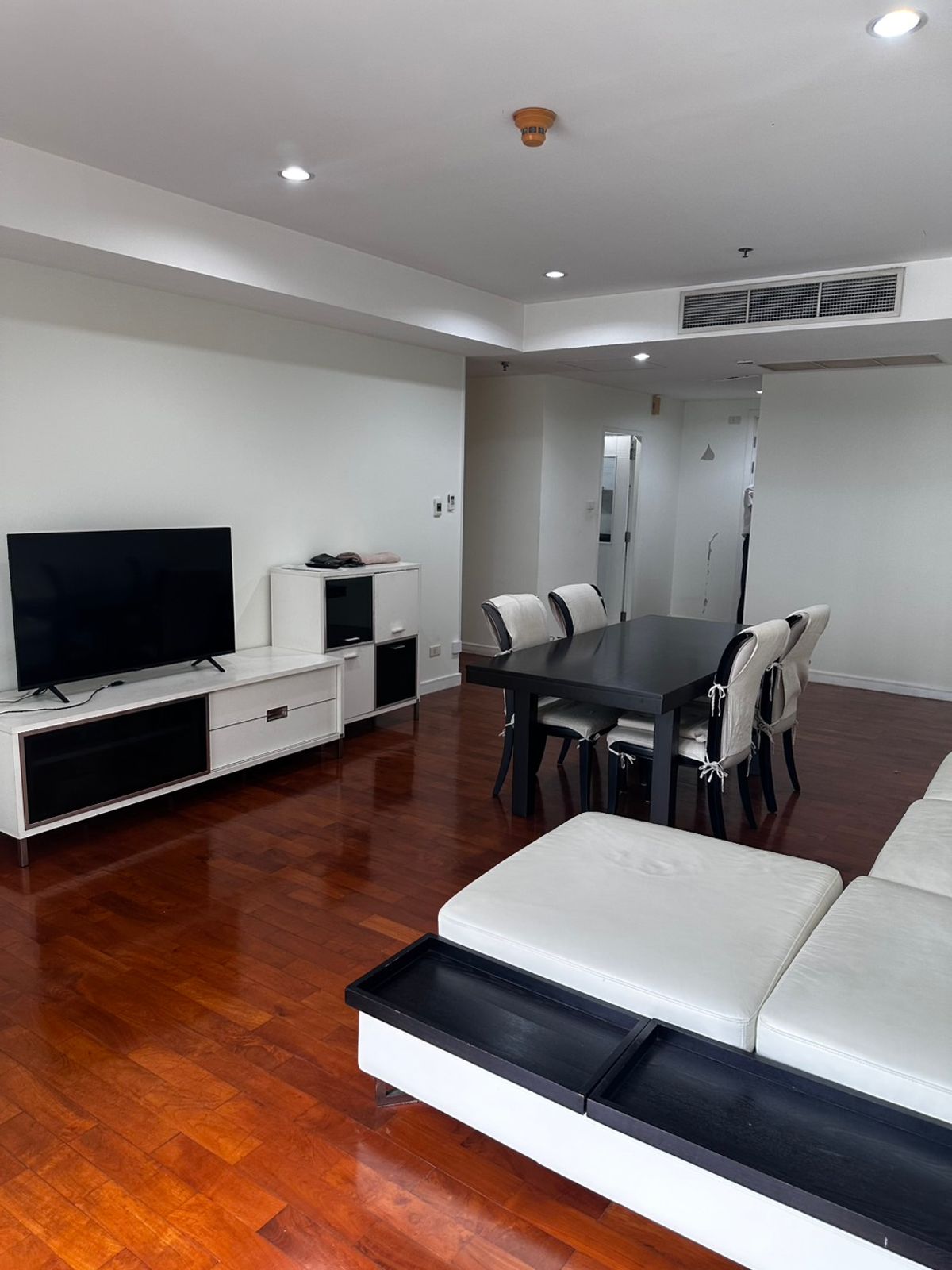 For SaleCondoSukhumvit, Asoke, Thonglor : 🏢 Baan Siri 24 🌟 Foreigner Quota, the best price in the market! Just 19.9 million. [YJS250701]