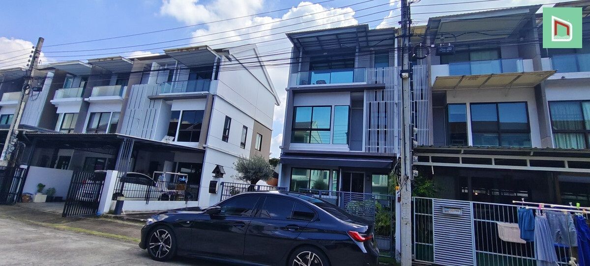 For SaleTownhomeKasetsart, Ratchayothin : Land and House Project Urgent sale .. Ban Mai 2 Phuttha Bucha 36, Size 19 sq.w., 3 bedrooms, 3 water, 1 park, price 3.89 L.