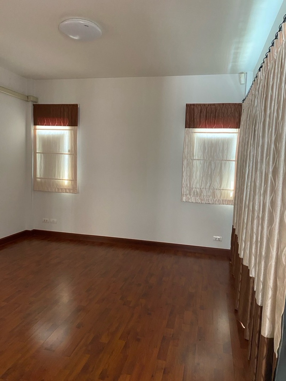 For RentHouseVipawadee, Don Mueang, Lak Si : house near Harrow International School, opposite Don Mueang Airport. 3 bedrooms.