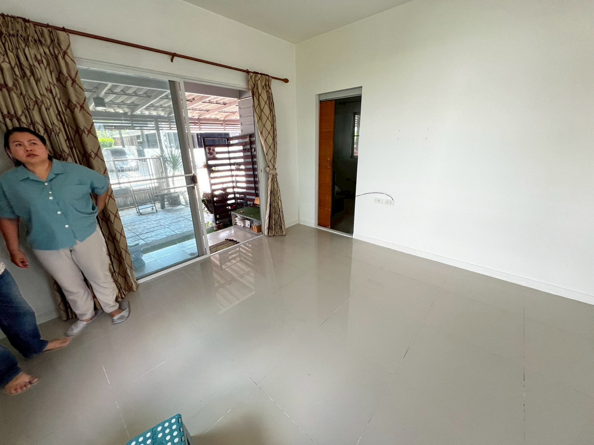 For RentHouseNonthaburi, Bang Yai, Bangbuathong : 3bedroom house at Khlong Thanon area, good common areas, good security, near Bang Mae Nang Municipality.
