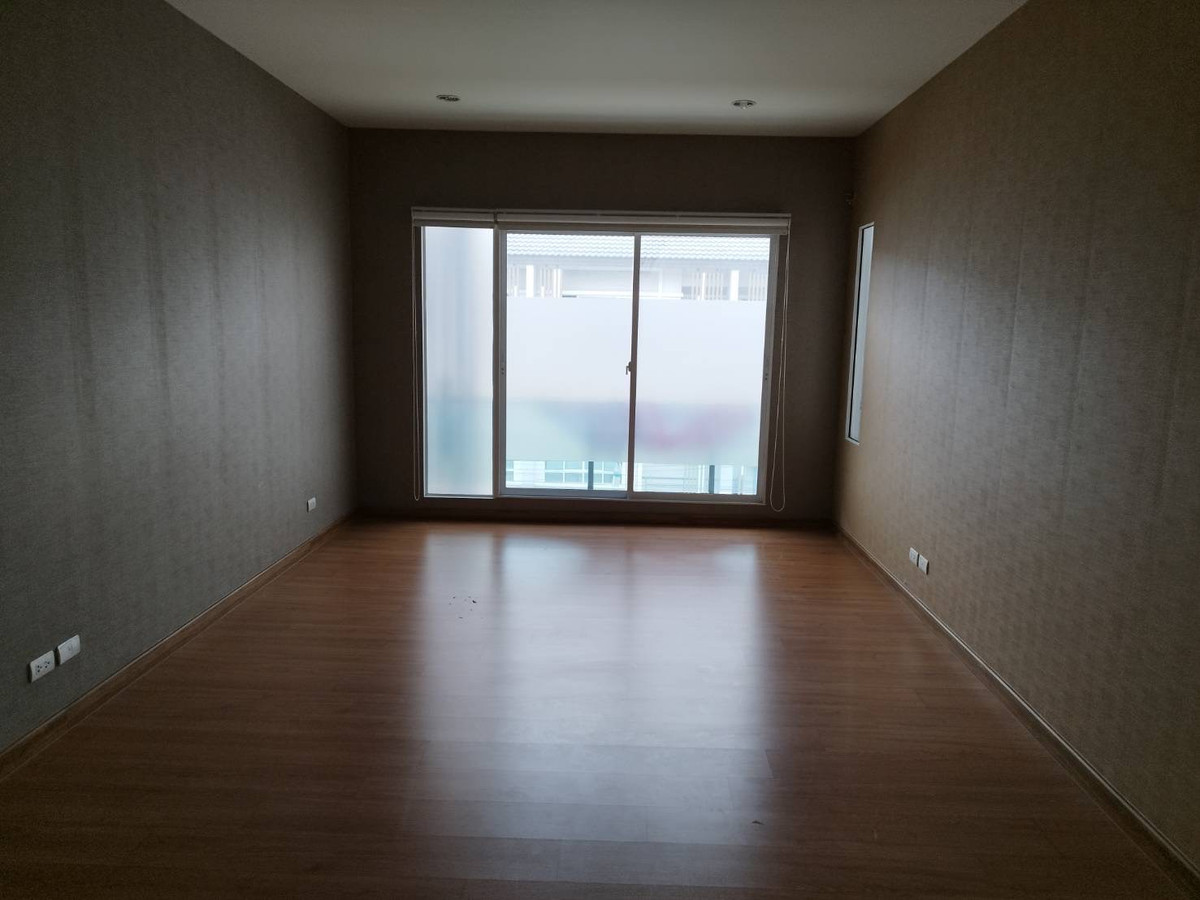 For RentTownhomeChaengwatana, Muangthong : townhome in the Muang Thong Thani. Can register a company or use as an office.