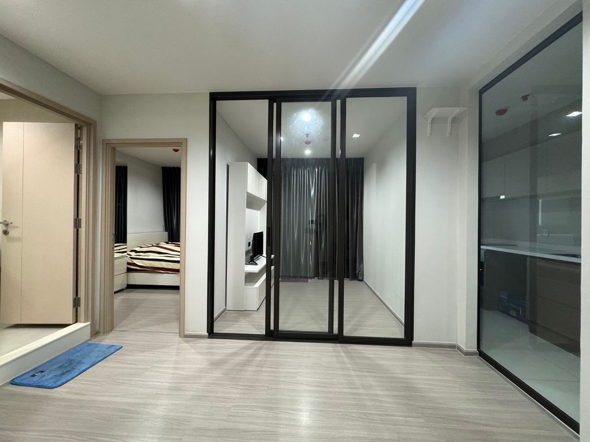 For RentCondoThaphra, Talat Phlu, Wutthakat : Rent RR396 Life Sathorn Sierra. Beautiful room, new room, full furniture near BTS Talat Phlu.