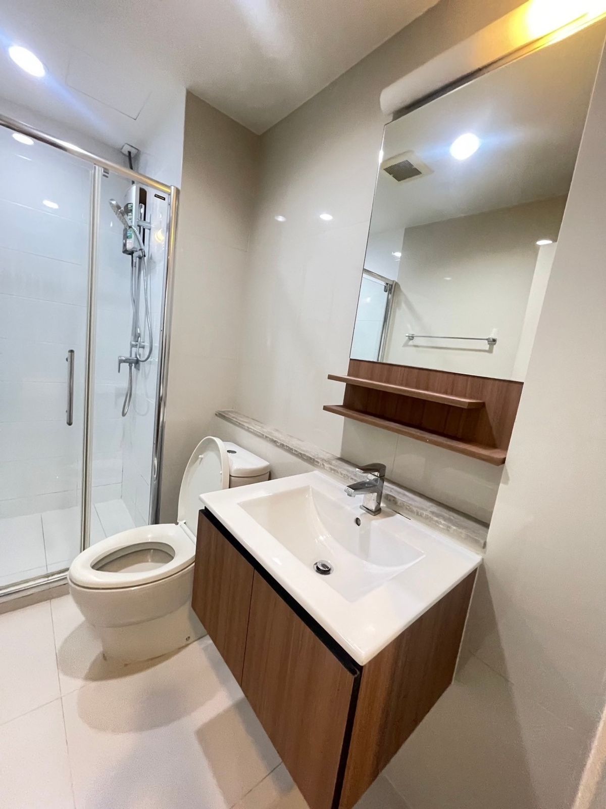 ขายคอนโดสาทร นราธิวาส : ขายด่วน 📍 Fuse Chan - Sathorn 📍 เฟอร์นิเจอร์ และ เครื่องใช้ไฟฟ้าครบ ใกล้ BTS 