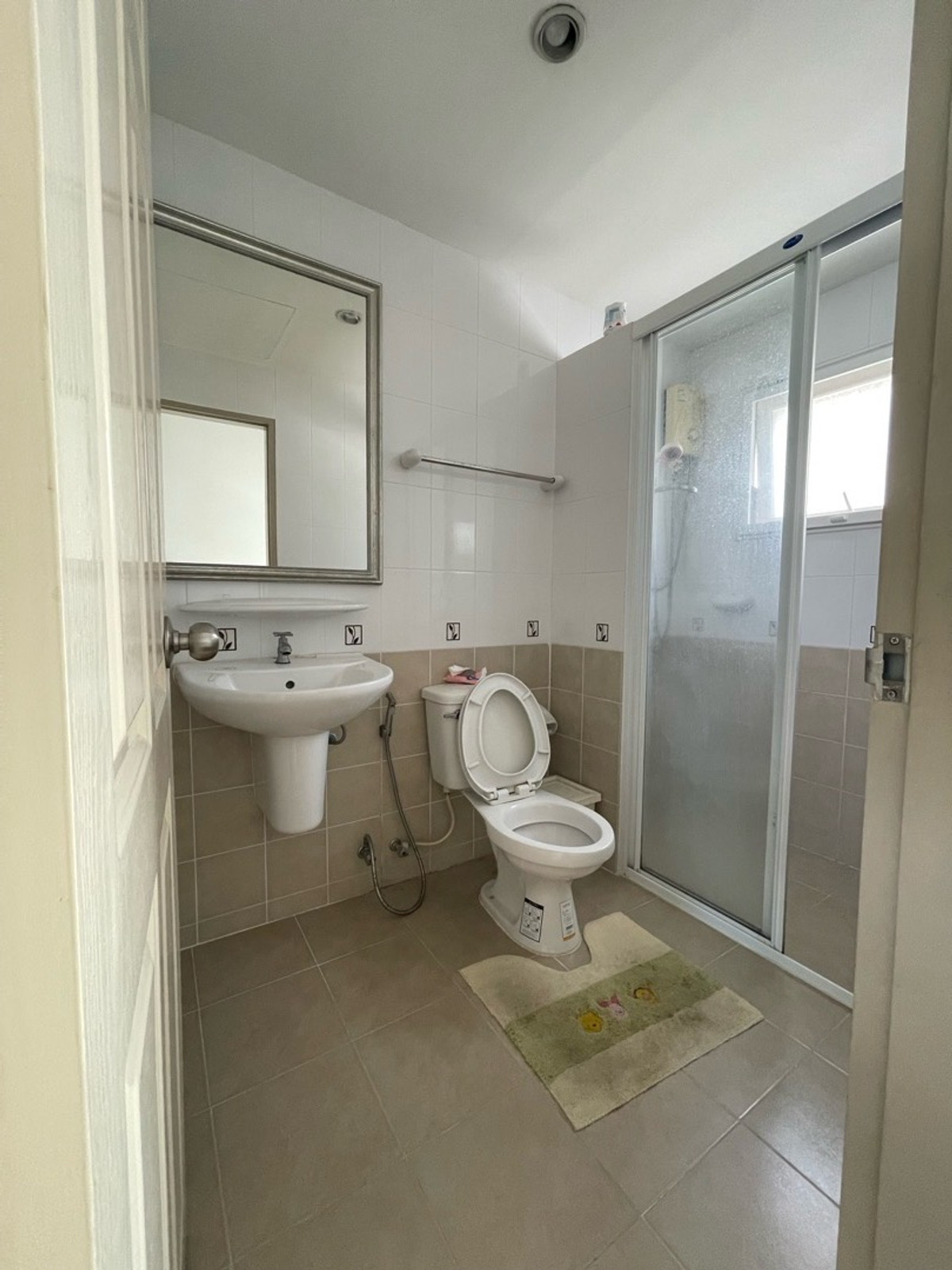 For RentHouseVipawadee, Don Mueang, Lak Si : house near Harrow International School, opposite Don Mueang Airport. 3 bedrooms.