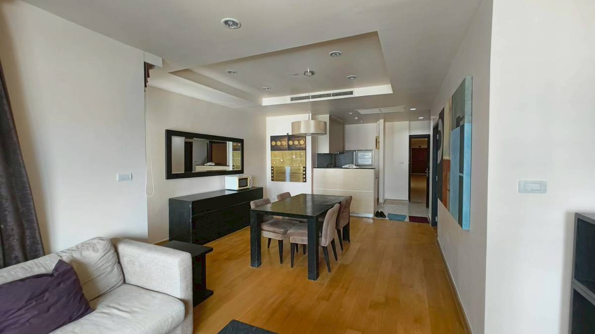 ให้เช่าคอนโดสาทร นราธิวาส : • 𝐑𝐄𝐍𝐓 • 𝐒𝐚𝐭𝐡𝐨𝐫𝐧 𝐆𝐚𝐫𝐝𝐞𝐧 • 𝟏 𝐁𝐞𝐝 𝟏 𝐁𝐚𝐭𝐡 • 𝟔𝟒 𝐒𝐪𝐦. • 𝟑𝟎𝟎𝟎𝟎 • 𝐑𝐞𝐧𝐨𝐯𝐚𝐭𝐞𝐝  𝐋𝐢𝐧𝐞 𝐈𝐃 : 𝐕𝐚𝐬𝐬𝐢𝐥𝐲