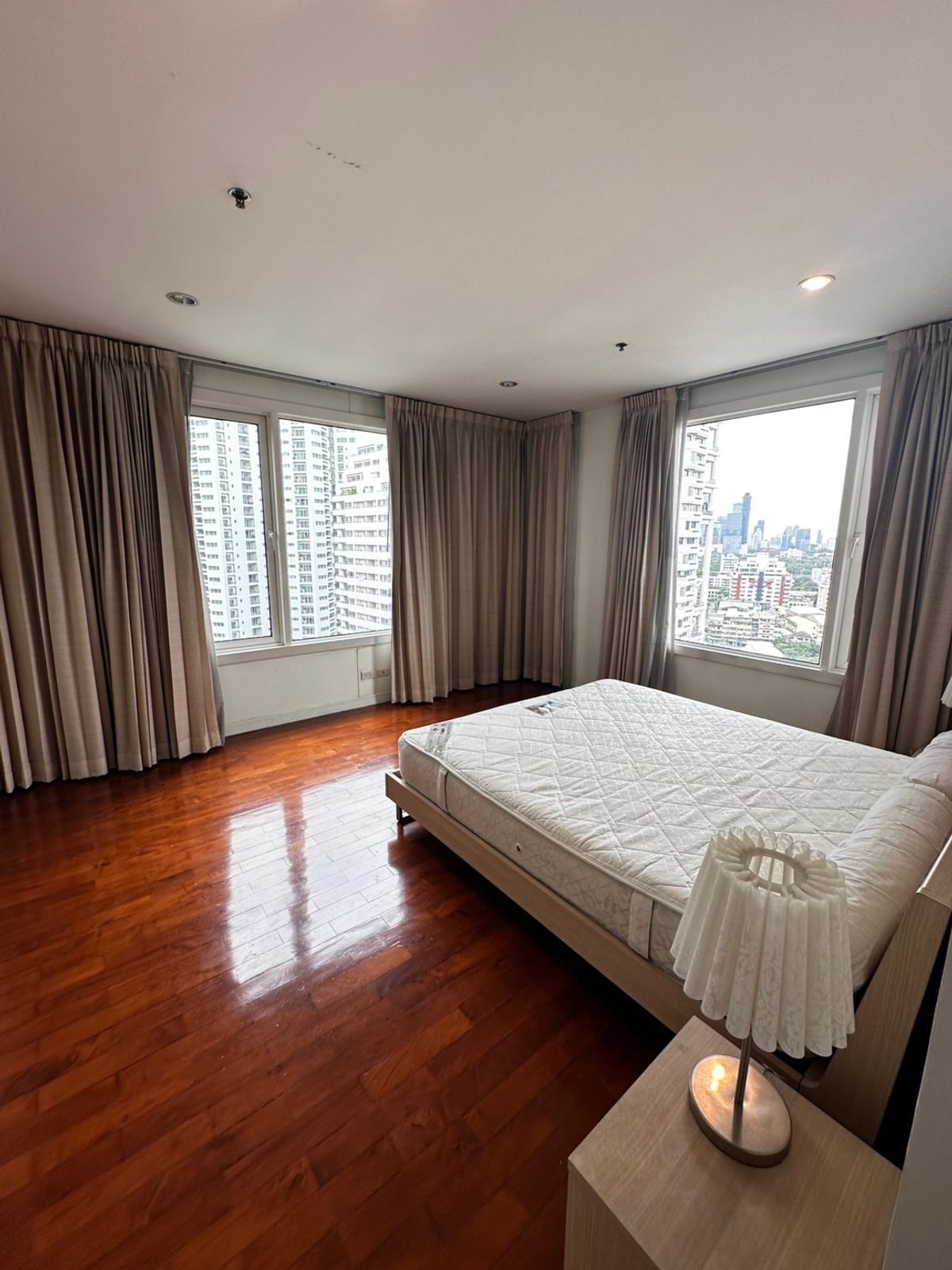 For SaleCondoSukhumvit, Asoke, Thonglor : 🏢 Baan Siri 24 🌟 Foreigner Quota, the best price in the market! Just 19.9 million. [YJS250701]