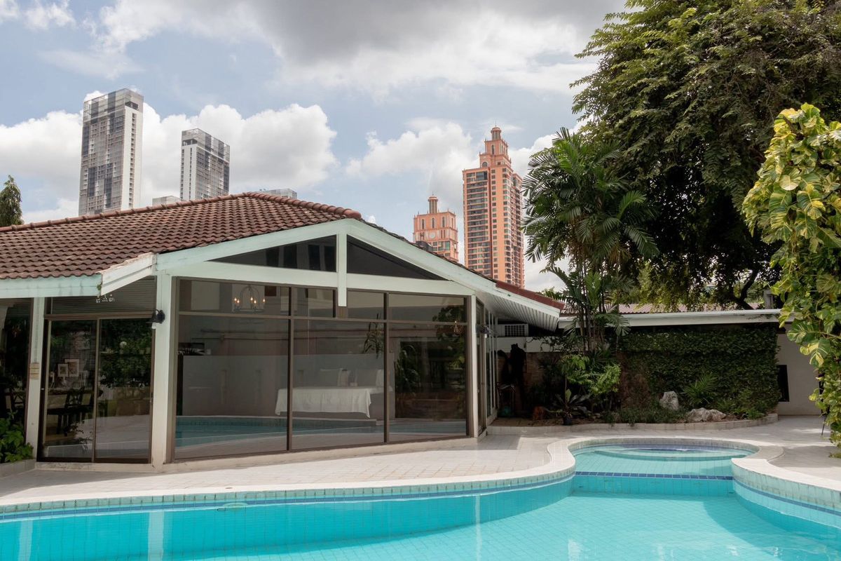 ให้เช่าอาคารพาณิชย์สุขุมวิท อโศก ทองหล่อ : ♦ Prime Location ♦ พื้นที่ให้เช่า ขนาดพื้นที่ใช้สอย 95.00 ตร.ม. | ใกล้ BTS อโศก