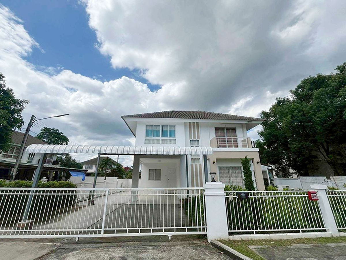 For RentHouseChiang Mai : House in the project Rent 21,000 baht per month, near Mae Jo University, only 5 minutes. No.11H582