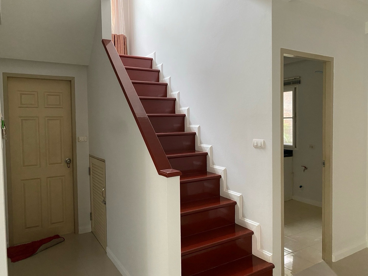 For RentHouseVipawadee, Don Mueang, Lak Si : house near Harrow International School, opposite Don Mueang Airport. 3 bedrooms.