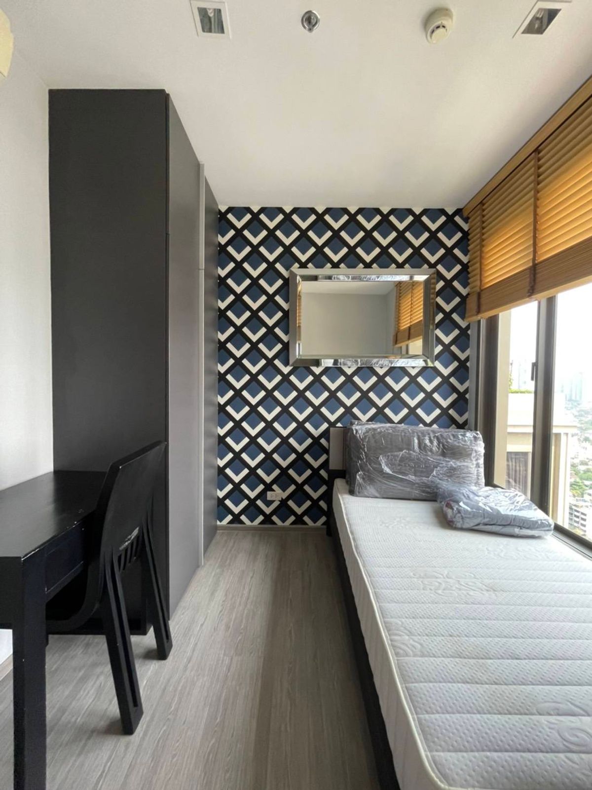 For SaleCondoWongwianyai, Charoennakor : ✨🏙️ nye by sansiri ✨ Duplex corner room, million views on the 27-28 floor, very rare! 🛏️ 2 bedrooms, 2 bathrooms