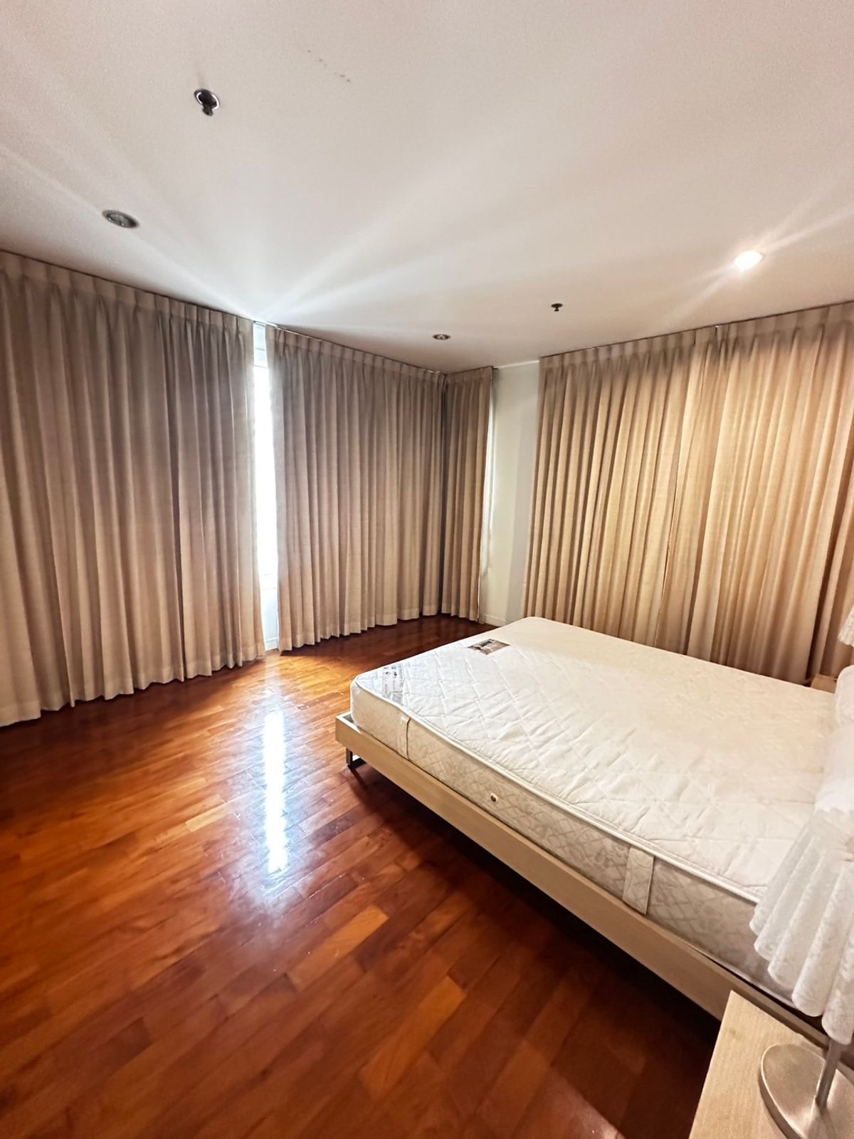 For SaleCondoSukhumvit, Asoke, Thonglor : 🏢 Baan Siri 24 🌟 Foreigner Quota, the best price in the market! Just 19.9 million. [YJS250701]